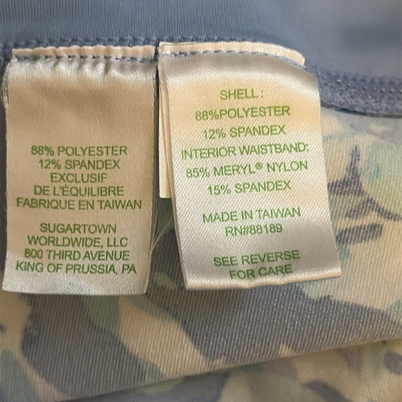 Lilly Pulitzer Lucretia Weekender Crop Leggings UPF 50 + Medium - Picture 7 of 8